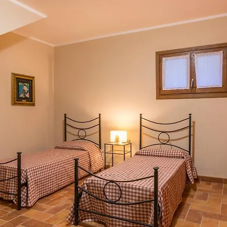 Il Casale Del Nonno 8&2 Emma فيلة Guardea